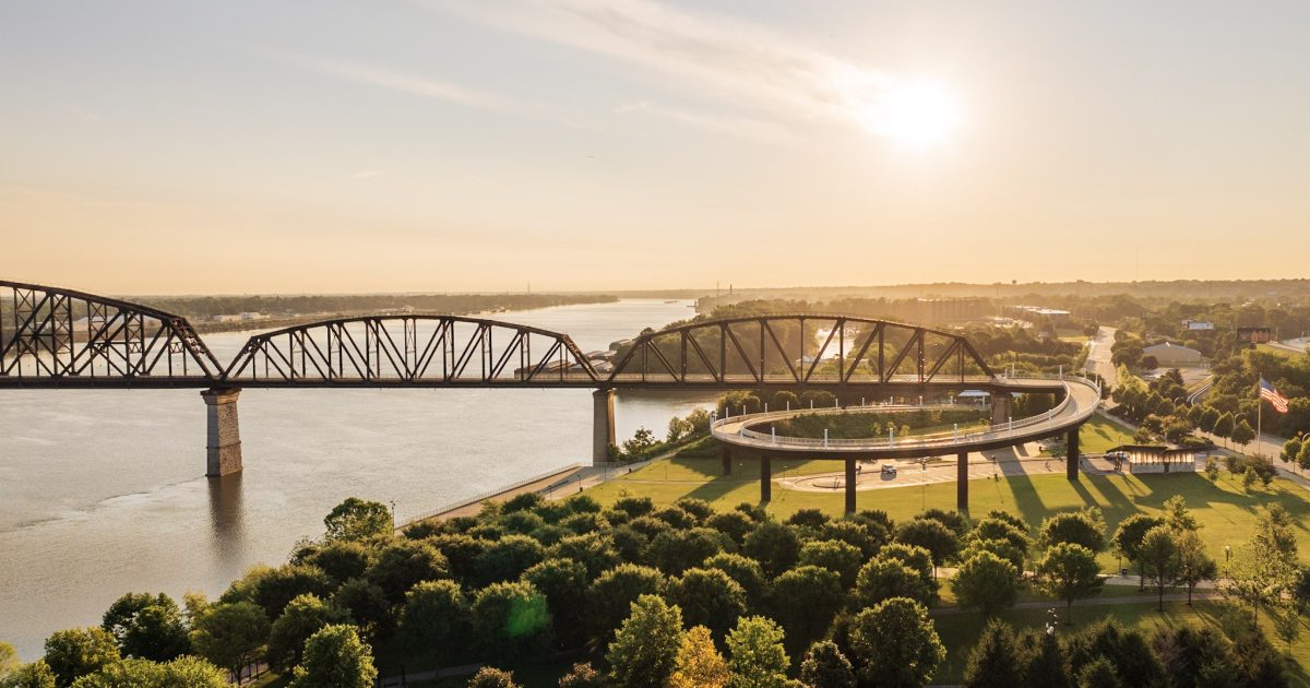 Ferris wheel comes to Louisville Waterfront in time for Kentucky Derby