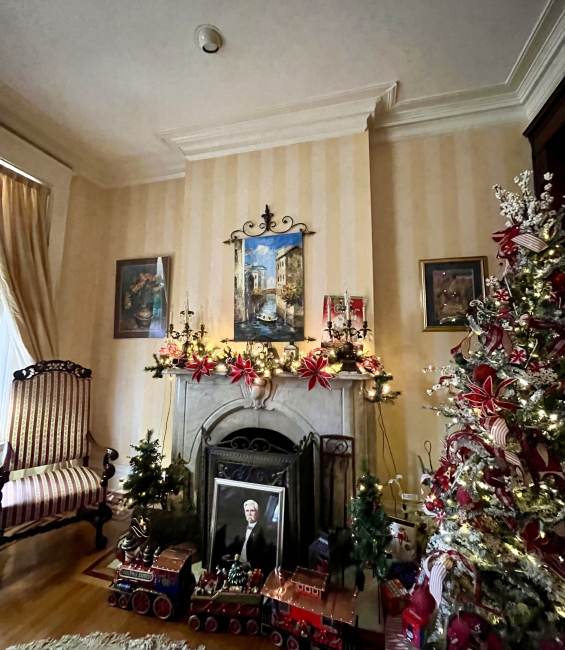 Enjoy Victorian-Era Holiday Spirit In Old Louisville