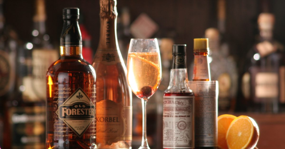 Seelbach Cocktail : GoToLouisville.com Official Travel Source